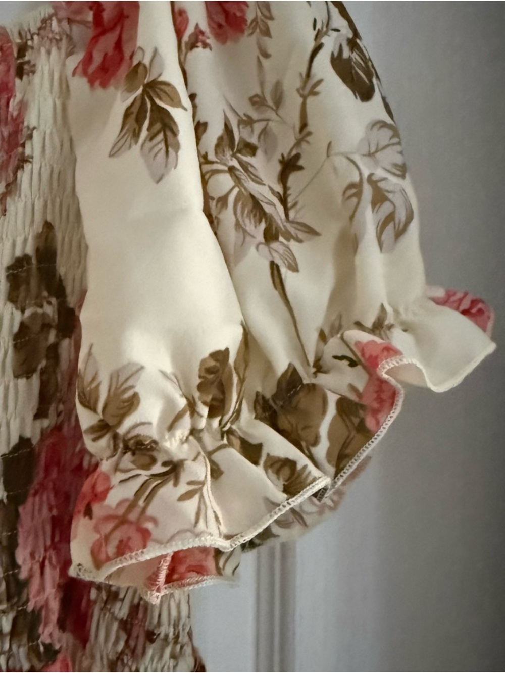 Cream Floral Smocked Puff-Sleeve Womens Dress - Picture 2 of 4